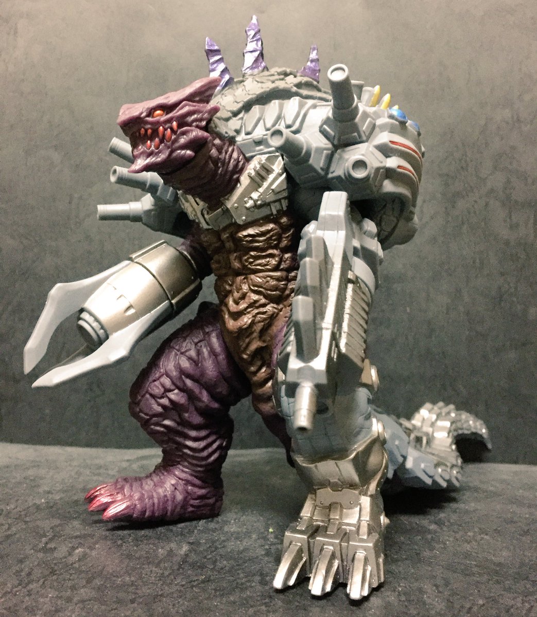 奇機械怪獣デアボリック。ウルトラ怪獣ソフビをリペイントした物です