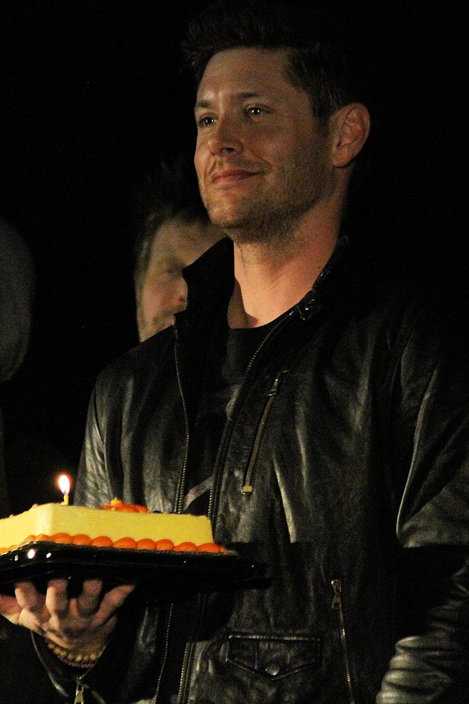 superdivergent's tweet photo. Happy birthday Daddy💗 #HappyBdayJensenAckles https://t.co/nbNEUtF1UZ