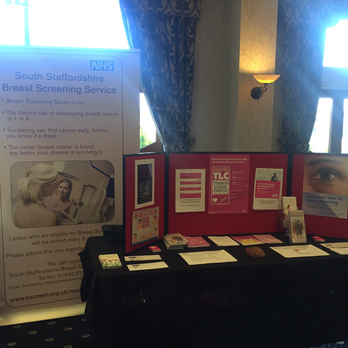 Staffsbreast1's tweet photo. Promoting the importance to managers that employees take time off work for #breastcreening at #MQNF https://t.co/oxvvaxkkLm