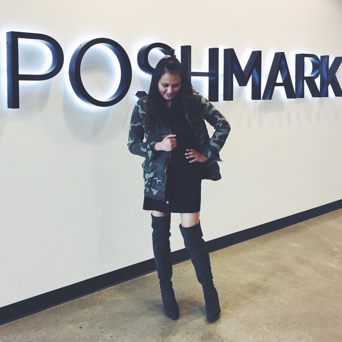 KristinaPiraro's tweet photo. i'm still on cloud 9 from my #poshmark shopping spree in #sf #vthcloset #visualtreasurehunt #loveorlistwinner #sf #pmhq @Poshmarkapp https://t.co/A1xLDDkAs3