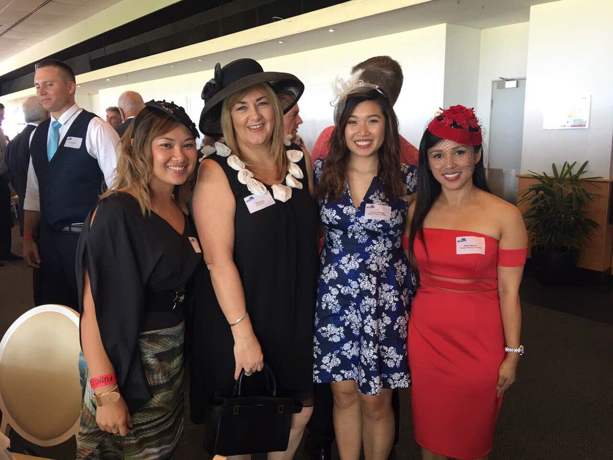 VicSenethep's tweet photo. @MFAA Qld Race Day 🐎 with Tracy from @Connective_AU 💪 #Races #MortgageBrokers #Broker #Brisbane https://t.co/91bBREgAAQ
