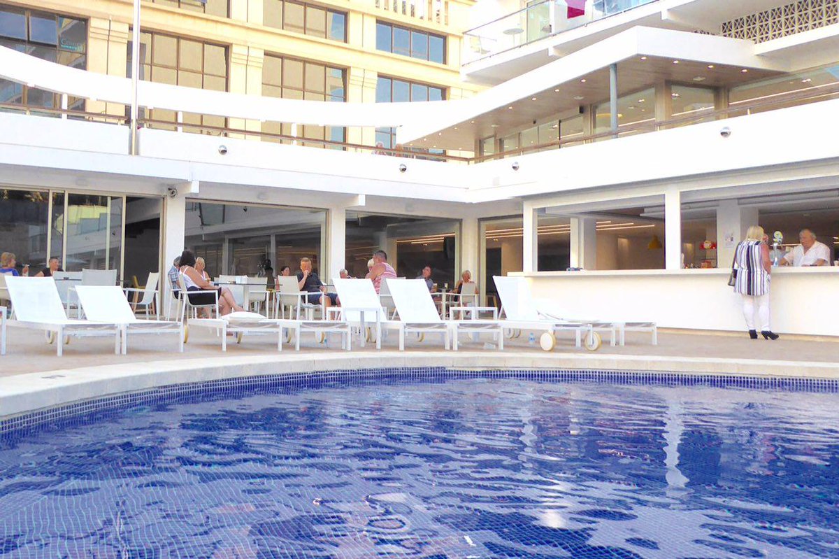 AguaAzulHotel's tweet image. Todo listo para un día soleado.☀️Everthing ready for a sunny day☀️ #AguaAzulHotel #Benidorm #SoloAdultos #FelizMiercoles