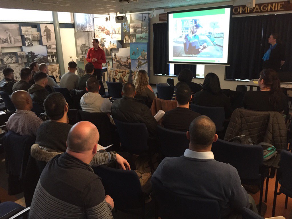 HansNijman's tweet photo. Welkom 25 nieuwe handhavers in opleiding op de Van Ghent kazerne. Eerste dag over gastheerschap @Stadsbeheer010 https://t.co/lAg1jb3ECW