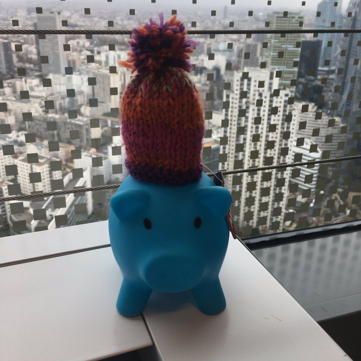 luprnt's tweet photo. Heureusement que j'ai #MonPetitBonnet @innocent_Fr pour me tenir chaud https://t.co/wopLtRl44b