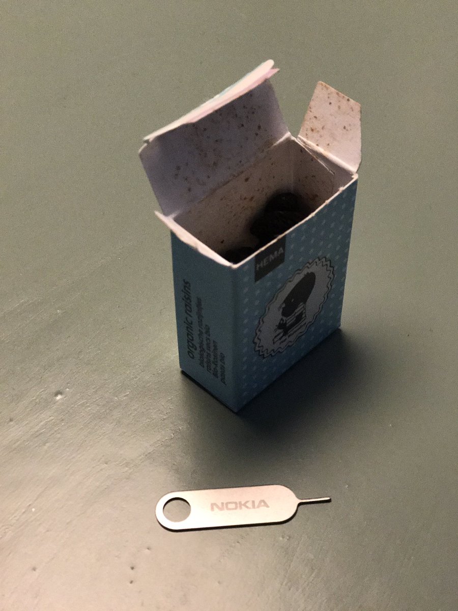 #hema hoe kan dit? Ik opende het doosje voor mijn zoon en dit tref ik aan #durftevragen