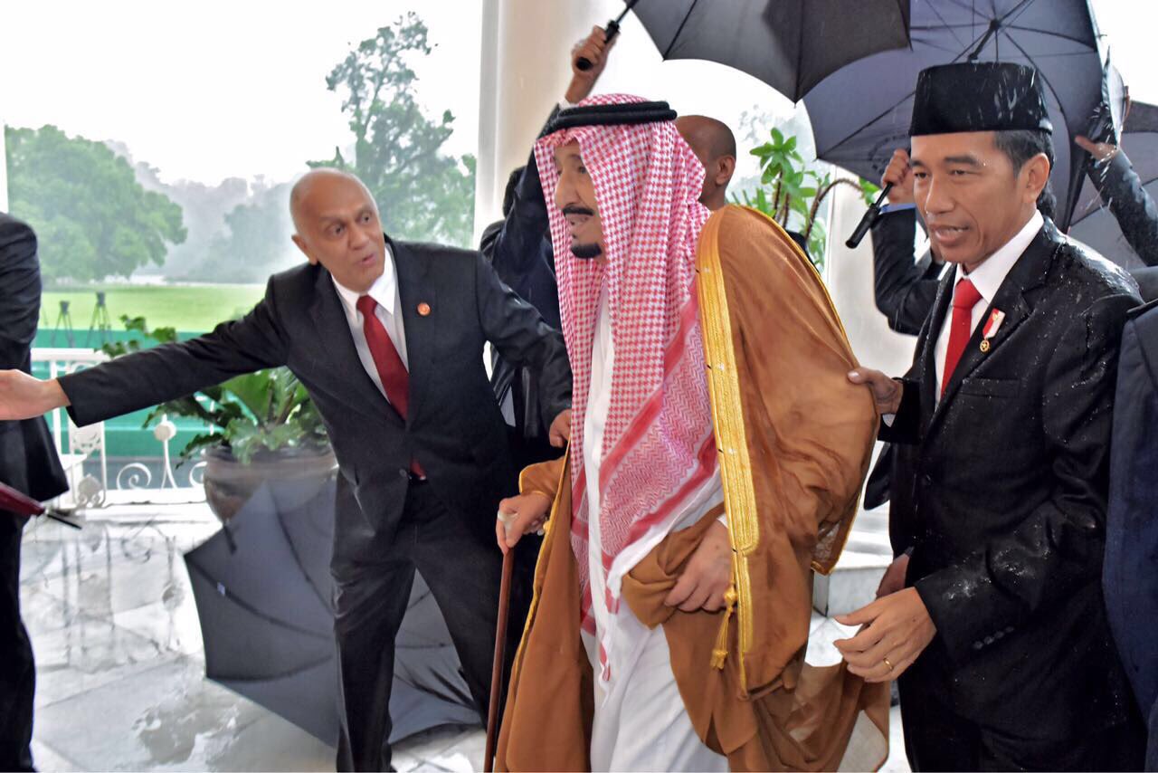 LihatlahDemi Raja Salman Jokowi Basah Kehujanan Page 2 KASKUS