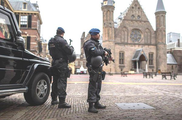 beveiliging's tweet image. Beveiliging Wilders naar Brigade Speciale Beveiligingsopdrachten beveiligingnieuws.nl/nieuws/beveili…