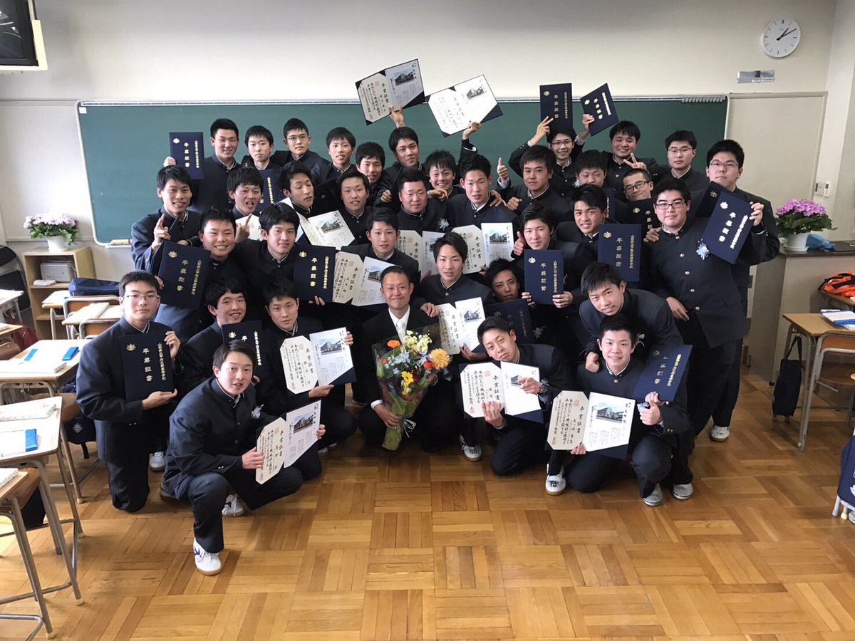 u10do522's tweet photo. ３年間ありがとう
一生の宝物です。 https://t.co/nlIlzENFWQ