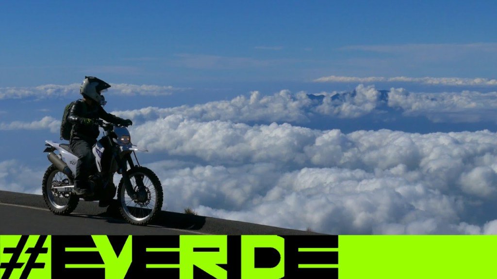 hawaiinformer's tweet image. MOTO VOLCANO + How did I ever make it to Hawaii?! #everide – Hawaii Video hawaiinformer.com/23763/moto-vol…