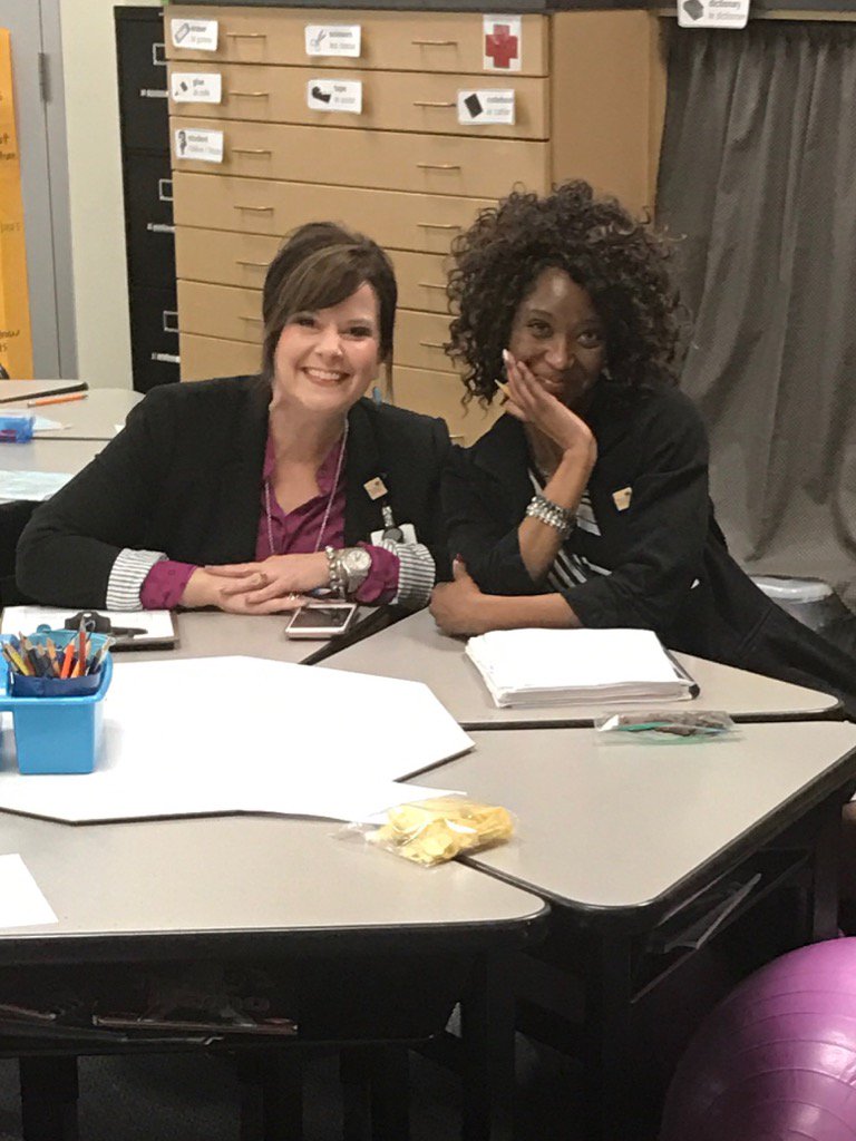 Instructional Leaders collaborating in 2nd grade! <a href="/7HillsBlackburn/">Kim Blackburn</a> <a href="/JofeeTremain/">R. Jofee' Tremain</a>