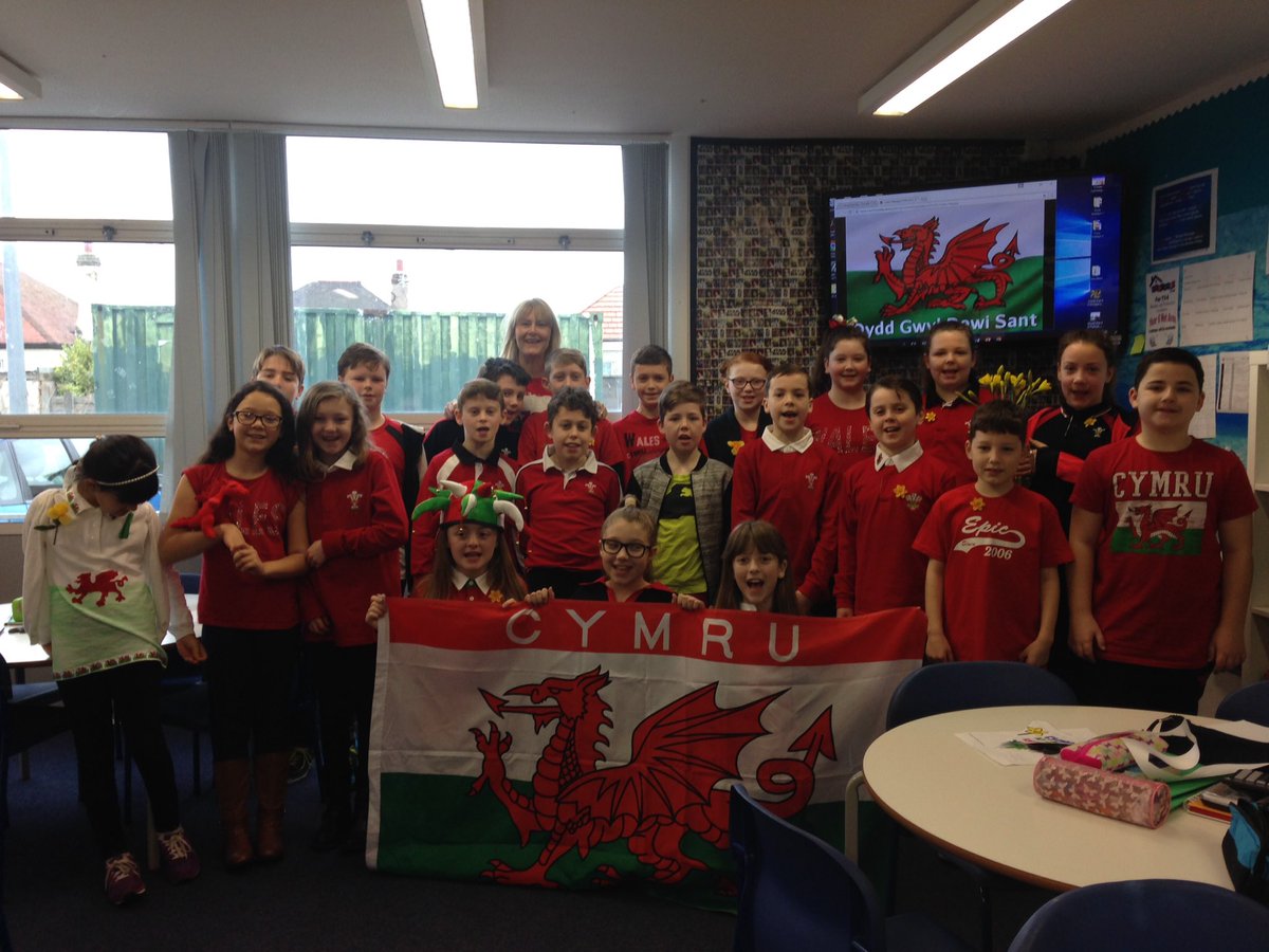 ysgolbrynhedydd's tweet photo. #6CJ Dydd Gwyl Dewi Sant Hapus!!! π https://t.co/7qRfBOK9V9