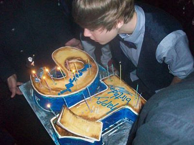 Bkstg's tweet photo. "You won't be sixteen forever" — Throwback to @justinbieber's past birthday celebrations 🎂 https://t.co/zfIJT2SOfC https://t.co/drEPbXoi3u