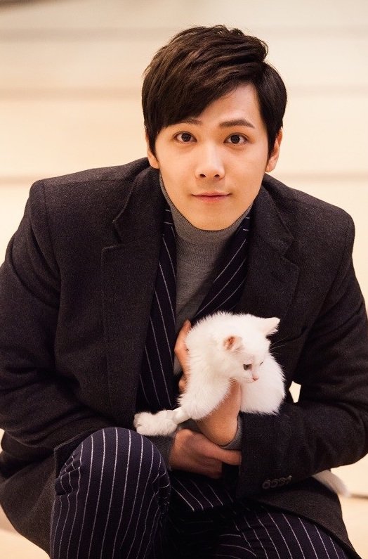 me_in_my_head's tweet photo. @skullhong Happy Birthday ❤️🎂🎁🎈생일축하해
#HappyHongGiDay #Happy302Day https://t.co/4pCGXhf1XK