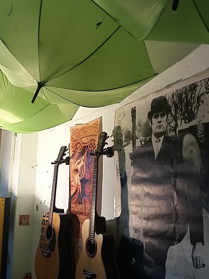 lisapaus's tweet photo. #Bezirkstag mit @GrueneMaHe.

@ORWOhaus: erst erfolgreich besetzt, jetzt Basis für #JamSessions #Berlin. https://t.co/fUb1PiWCMZ