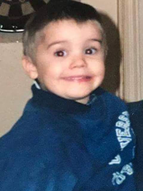 Sarahi_L8C's tweet photo. No puedo creer que ya sean 23. ¡Felicidades @justinbieber! #HappyBirthdayJustinBieber 💖 https://t.co/85VH1PVE9x