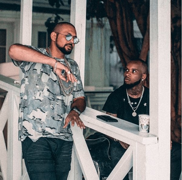 Tropixsonline's tweet photo. Sean Paul Featuring Tory Lanez "Tek Weh Yuh Heart" Music Video https://t.co/1oiXkt1huZ https://t.co/1t6SOxZ6ts