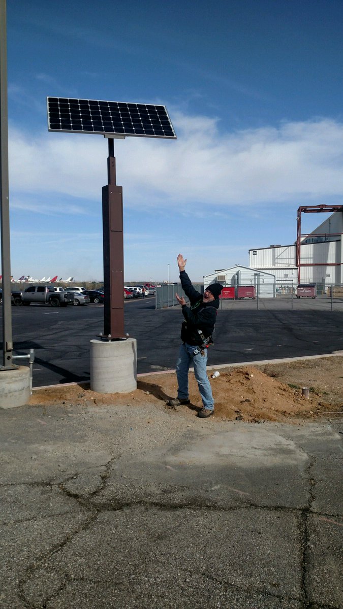EMBERLED's tweet photo. Solar powering a 400W MH equivalent with our ePOLE! #lightingmadeeasy #emberled https://t.co/MeeoOWObJi https://t.co/OLS9EMhOWi