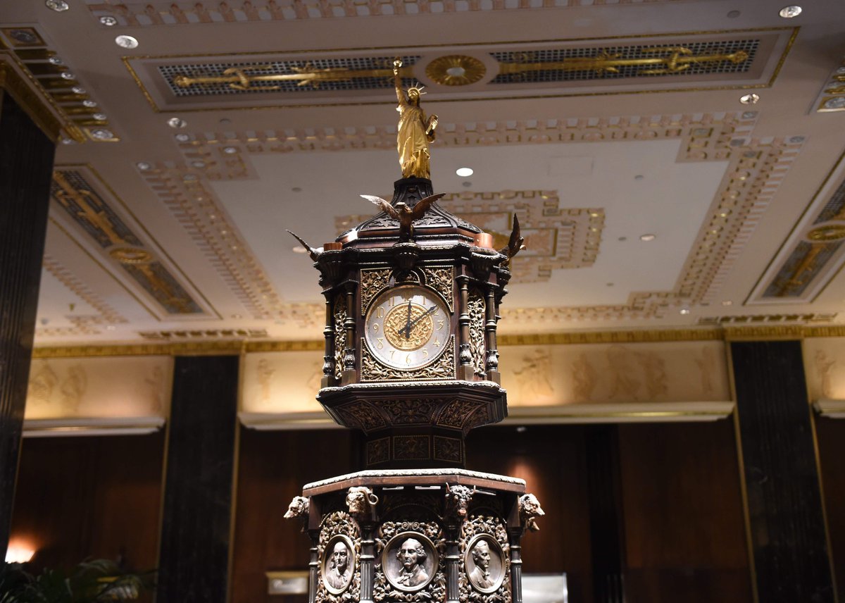 JBLitzler's tweet photo. Séquence nostalgie avec de belles photos de l'hôtel waldorf Astoria avant sa transformation en appart. de luxe. https://t.co/xR0We2FalW https://t.co/CC4T8hsoYi