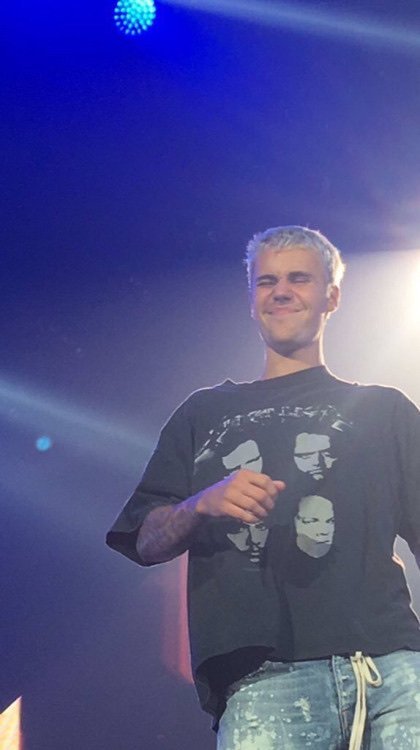 soha_Jb's tweet photo. MEU NENÉM FAZENDO 23 ANOS, NEM DÁ PRA ACREDITAR 
HAPPYBDAY JUSTIN
#Beliebers #BestFanArmy #iHeartAwards https://t.co/tofejBINvh