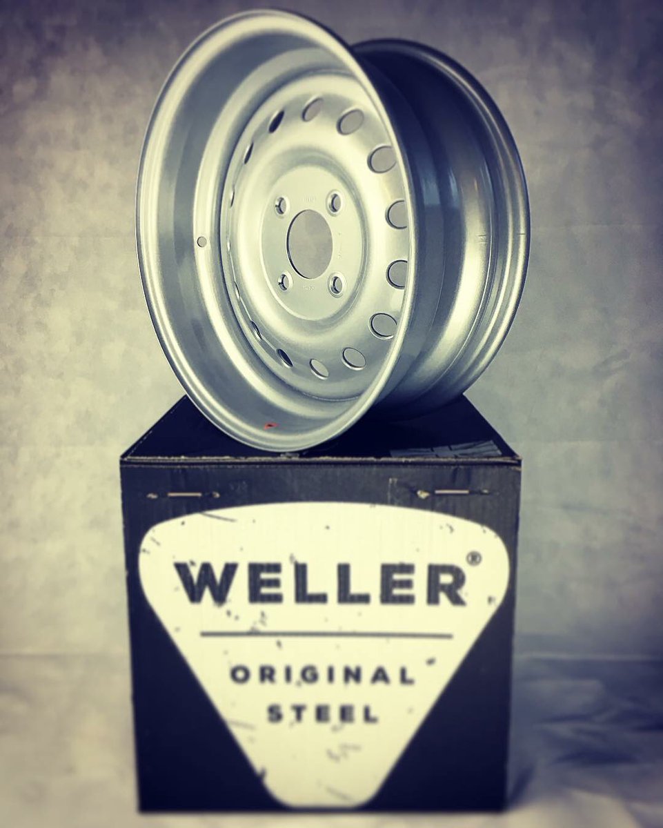 Weller classics ready for 🚀,March 2017. Silver Triumph TR6 5.5J x 15 #wellerwheels #wellers #triumph #tr6 #steelwheels #triumphtr6 #mattig
