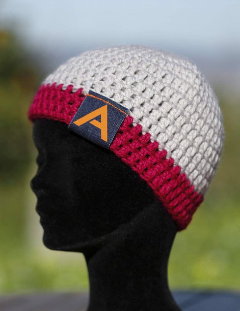 avoremon's tweet photo. Equípate de pies a #cabeza. Variedad de #gorros de lana para hombre, mujer y #niño.
Mira toda la colección en https://t.co/O2tC3OZ3Km https://t.co/qgzGtIaben