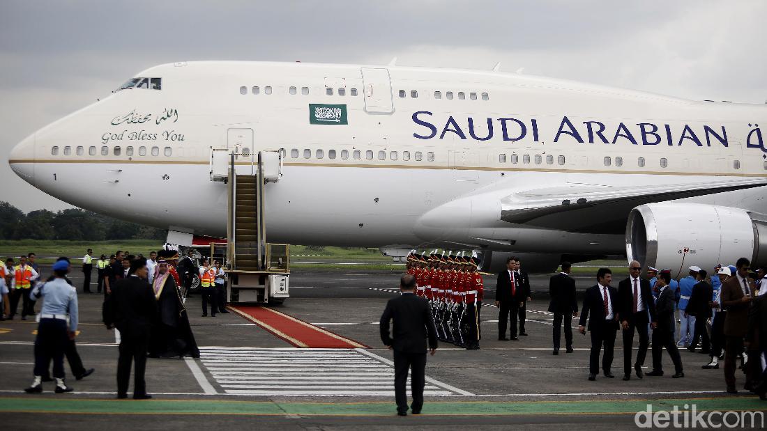 God Bless You di pesawat Sang Raja. Intip foto-fotonya di sini: detik.id/Vb6rFp