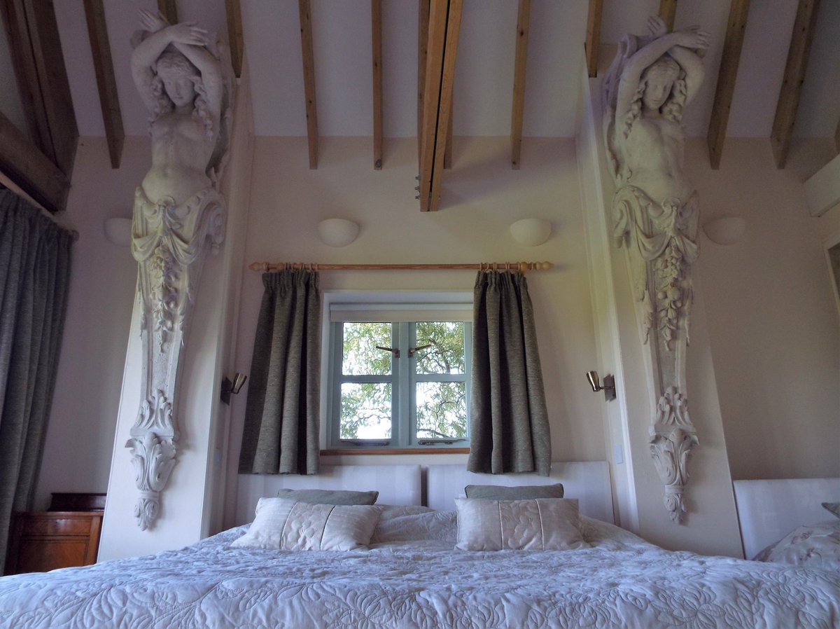 HouseOnBrooks's tweet photo. Our four large bedrooms at House On The Brooks #luxurylife #weddings #MakingMemories #events https://t.co/SEEX6qqer9
