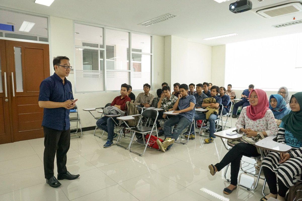 mes_indonesia's tweet photo. Sosialisasi #elsya d FEB Uhamka jakarta #EkonomiSyariah #JadiLebihBaik https://t.co/FAbje46pXP