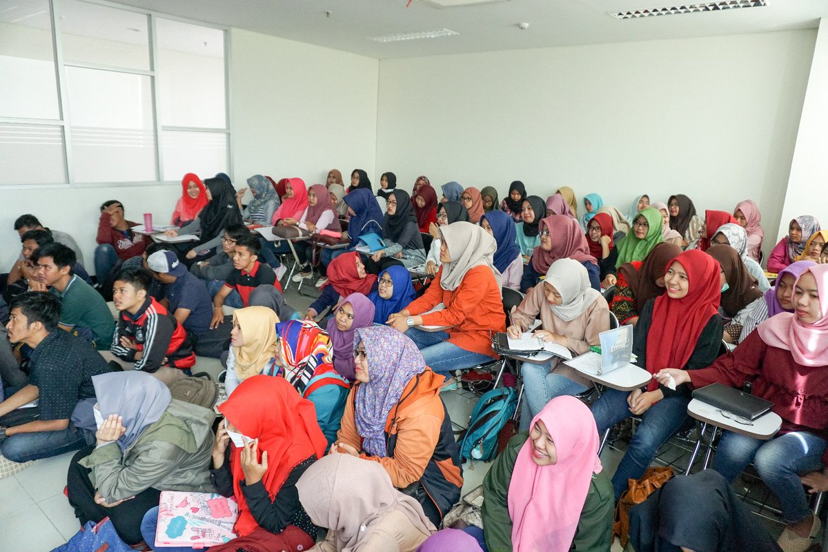 mes_indonesia's tweet photo. Sosialisasi #elsya d FEB Uhamka jakarta #EkonomiSyariah #JadiLebihBaik https://t.co/FAbje46pXP