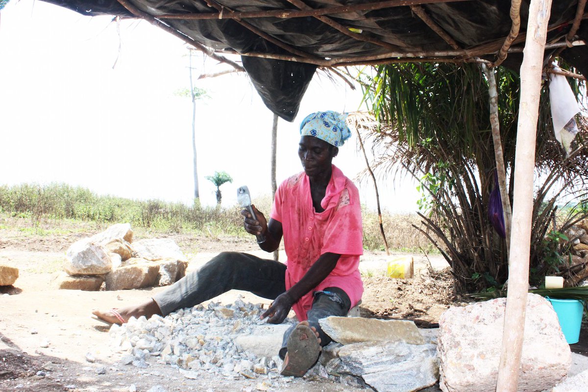 #Civ Les concasseuses de Danané : Une passion à coup de pierres. 
Reportage exclusif au coeur d'un métier rocailleux bit.ly/2mEcgGQ