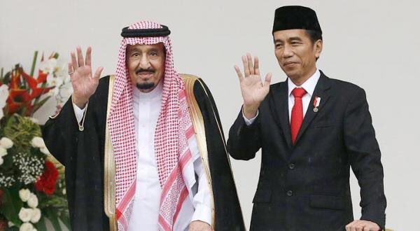 SaudiNews50's tweet photo. استقبال شعبي وتاريخي إندونيسي لخادم الحرمين الشريفين .

.
.

#السعودية #إندونيسيا 

.
. https://t.co/Q1UoE8umj5