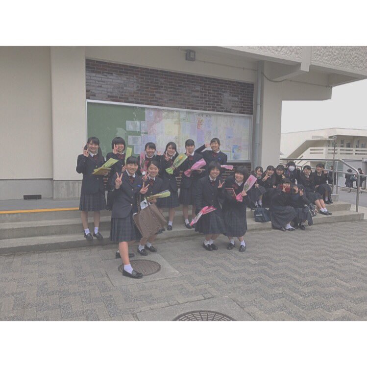 mapleeeee_1207's tweet photo. 3年間辛いときも悔しいときも支え合い
嬉しいことも楽しいことも分かちあった
ダンス部。頼りなくてワガママで
なんもしてあげれん部長やったけど
今日、みんなの顔が笑顔溢れてて
ダンス部で部長してよかった！
なかなかダンス部離れできん〜😭💗

後輩たちの活躍を楽しみにしてます💪🏻✨ https://t.co/D00G8YubTh