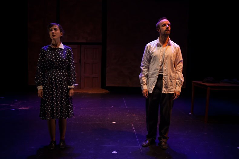 Aprovecha el descuento del #DiaDelEspectador. Hoy #InMemoriam y #LaEsferaQueNosContiene a mitad de precio. 😀