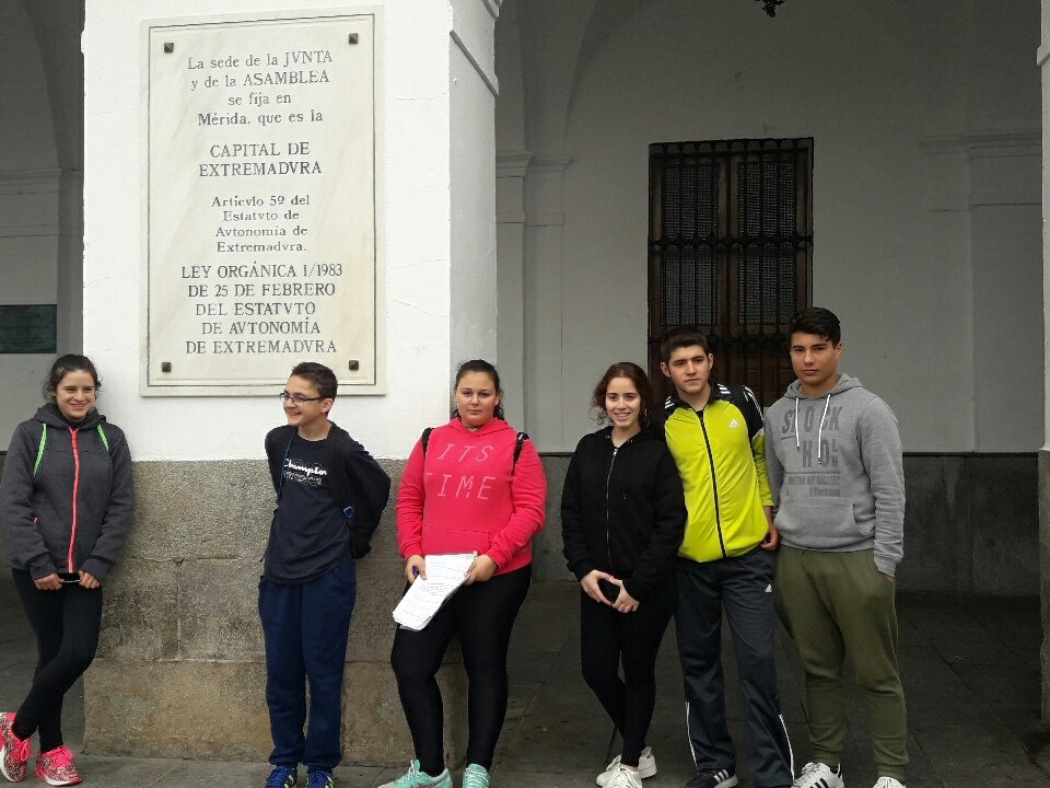 ConSdeSarai's tweet photo. #pmar2 #7plazaespaña @perEmeritam https://t.co/ymPXYuRFp3