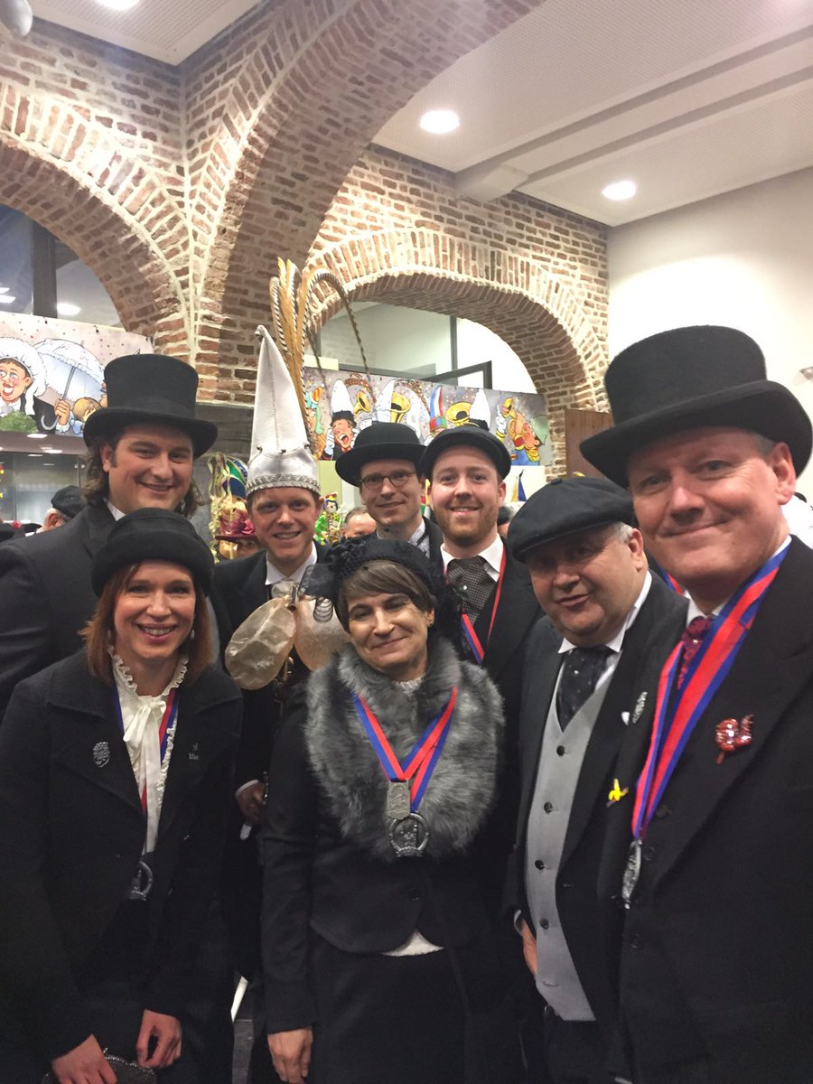 Minister Ploumen was bij #boerebroélof! @antoin_scholten @Vera_Tax <a href="/Peddehay/">Hay Janssen</a> <a href="/Erik_Manders/">Erik Manders</a> @JKuntzelaers <a href="/lexuiting/">LEX</a>