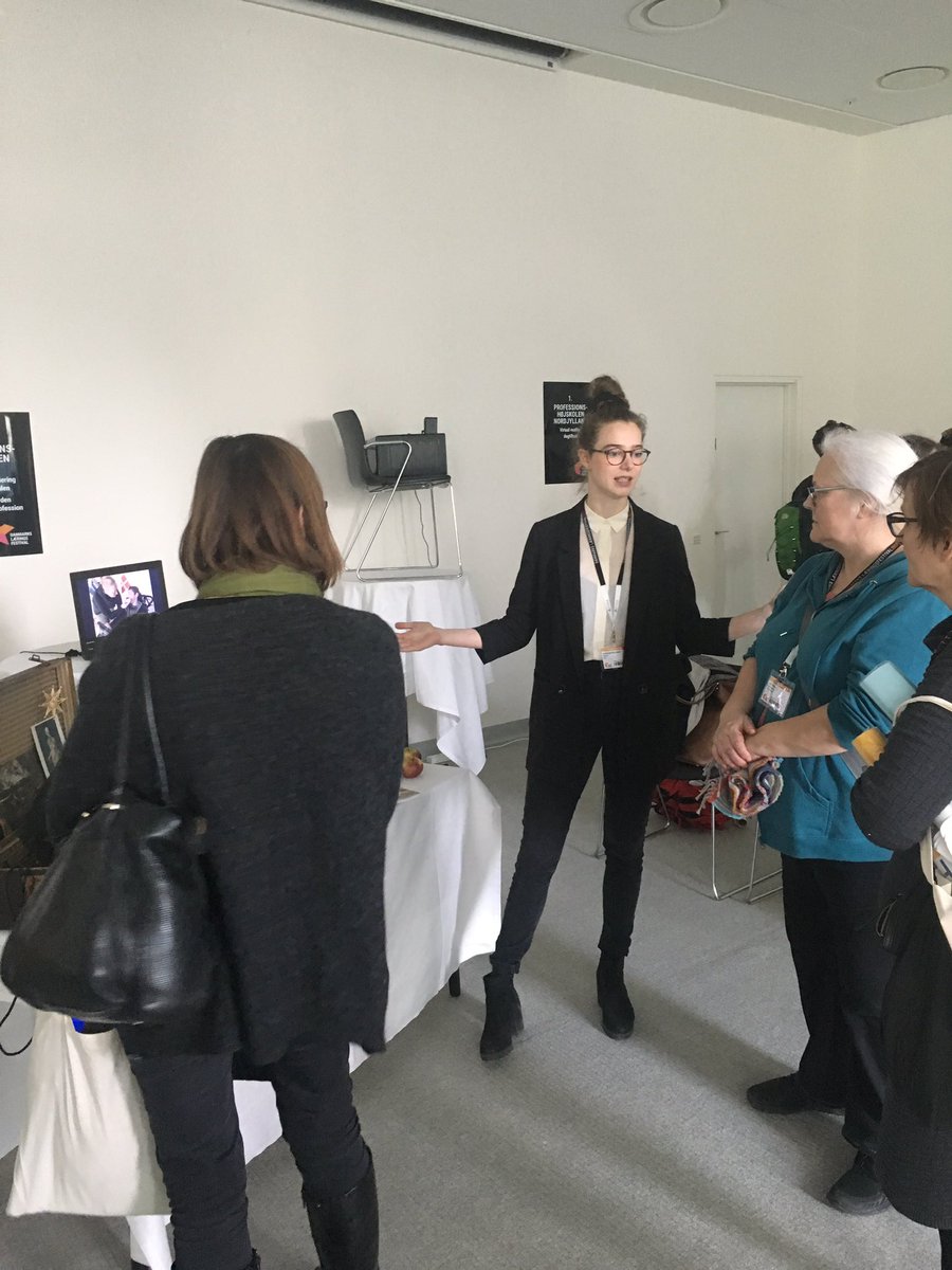 LNyboe's tweet photo. UCC på læringsfestival og TeachMeet. Caroline med museumsprojekt @UCCdk #PHudd https://t.co/5FX6JrZjCW