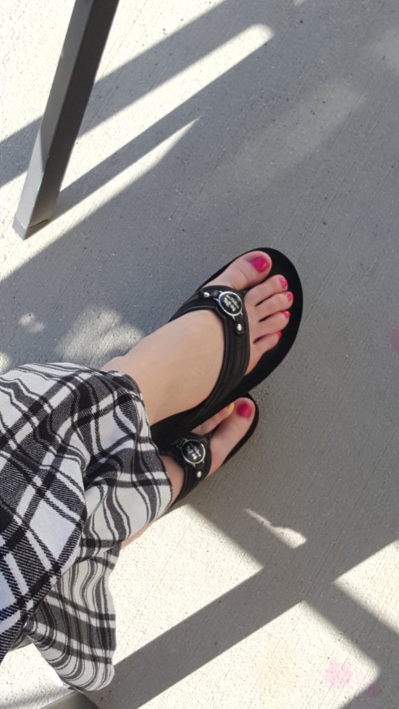 اختفووووو
kik
bbm
عمة
عمتكم
عمتك
كلب
كلبة
ذل