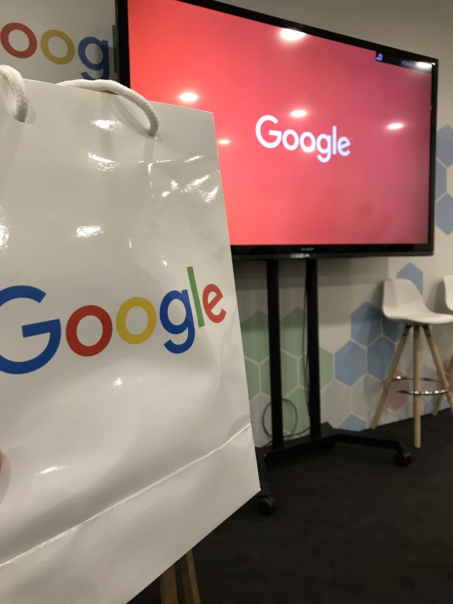 Kazoolink's tweet photo. #MWC17  great meeting with our partner @GoogleEnFrance https://t.co/txPaUc2Pyn