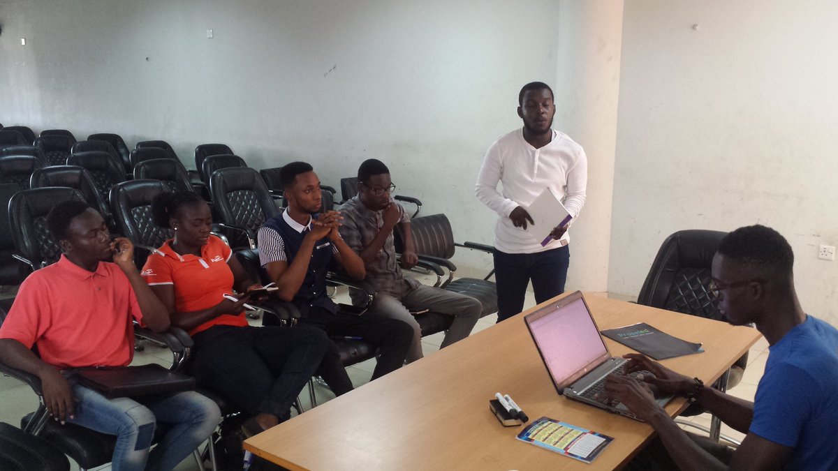 flippy_campus's tweet photo. The team fire is on #teamflippy #flippyEs https://t.co/ZxNfQx3Vzy