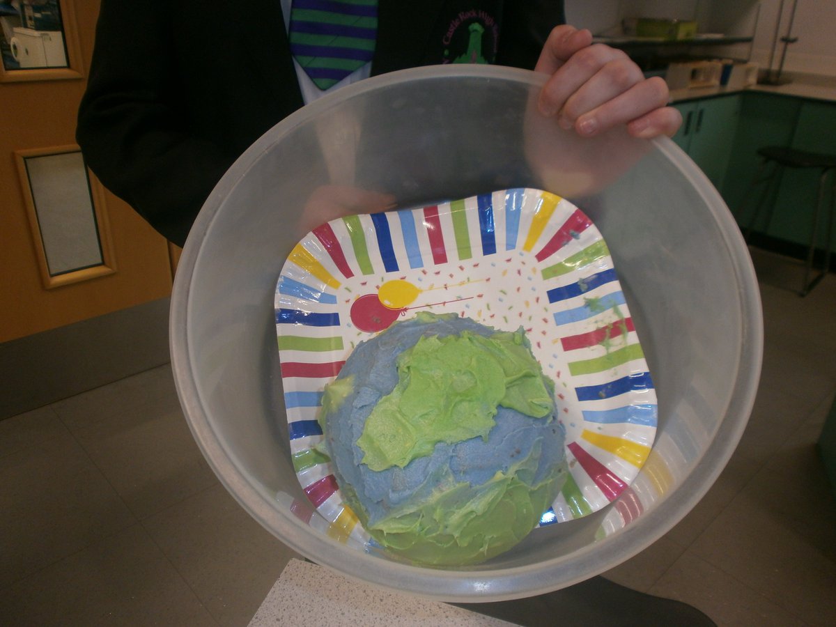 CastleRockSch's tweet image. Imaginative homework from a Year 8 student. It even contained the layers of the Earth inside! #CastleRockScience #CreativityInScience