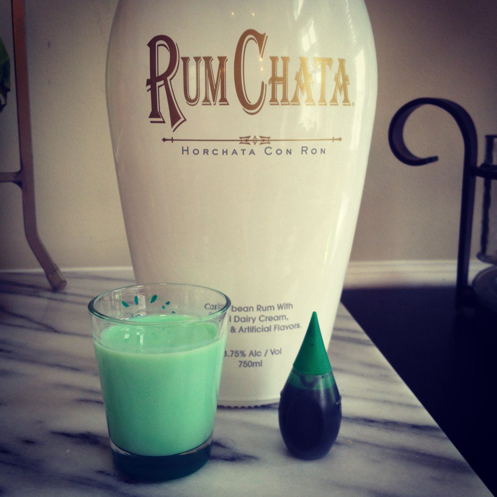 apoorgirlsguide's tweet photo. Well folks, I don't think this recipe can get an easier! Get the recipe for green RumChata… https://t.co/J3ovv6YMOi https://t.co/fXaLsf2un9