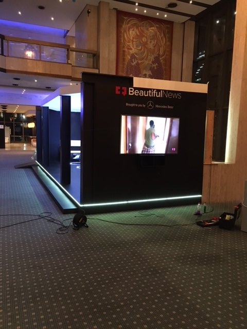 TimberSet's tweet image. Big thank you to Witch &amp;amp; Wizard for this gig. And a huge thank you to the Stage Front guys who helped me pull this off.