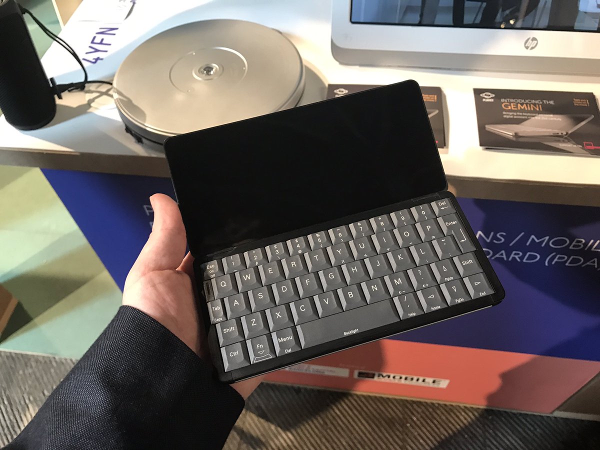 Rafe Blandford Pa Twitter Gemini Pda Physical Qwerty Android Linux Clamshell Proto Uses Psion 5 Ken On Indiegogo Nostalgia But There Is Market For This Mwc17 T Co Qvstoxfjwd