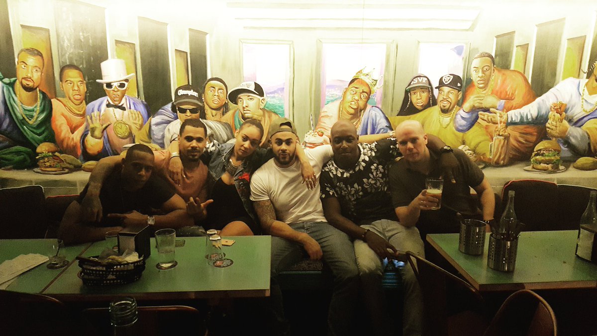 Australian nights with the team! #Australia #Tour #UKG <a href="/DJOxide/">Oxide</a> <a href="/Harveyofficial/">Harvey</a> <a href="/Lisamaffiauk/">LISA MAFFIA</a> <a href="/Danaughty1/">PositiveVibesOnly.eth</a>  <a href="/No1EventsDubai/">No.1 Events Dubai</a>