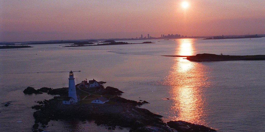 BostonGlobe's tweet photo. Health care and education were reasons why Mass. ranked as the best state in US News &amp; World Report’s rankings. https://t.co/LqKo6ohp9O https://t.co/bOC73ZauHB