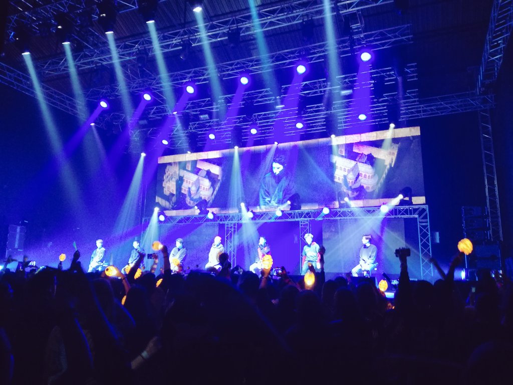 beatrizfmaria's tweet image. Podemos voltar a noite de ontem? #BlockBInLisbon