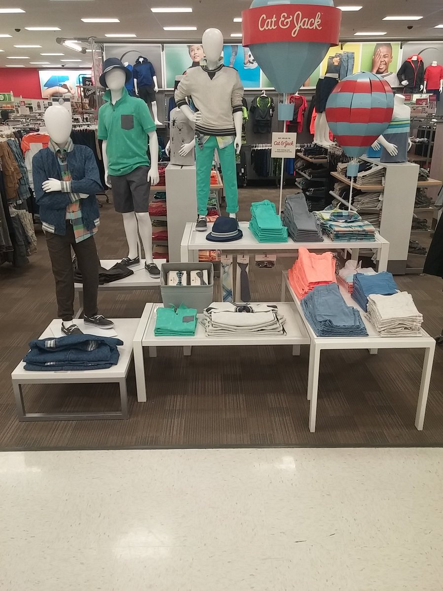 abarbet64's tweet photo. #VMLstyle CAT&amp;JACK table lifestyle concepts- emphasis:standards clean and simple... https://t.co/OLlUhyLmoQ