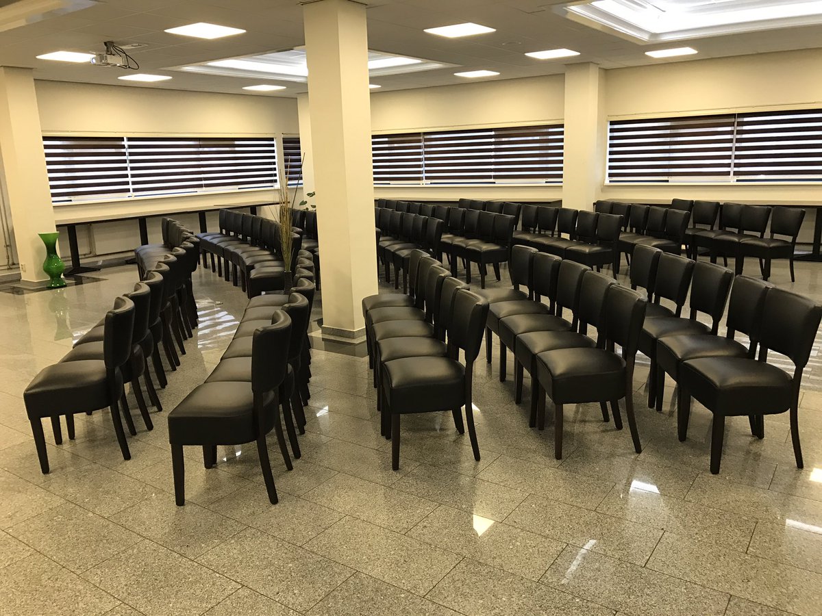 vbornl's tweet photo. De zaal is er helemaal klaar voor!!! #verkiezingen #debat #010 #rotterdam #vbor https://t.co/yFiaooU9k4