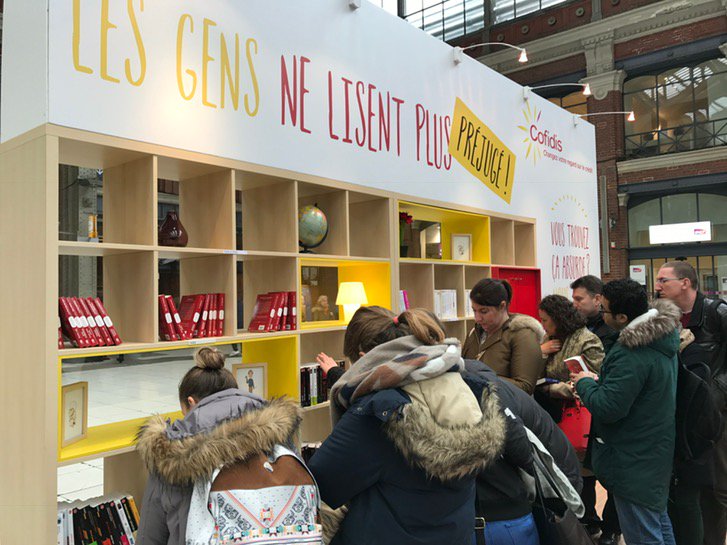 #MoiJeLis belle initiative de <a href="/cofidis/">Cofidis</a> bibliothèque éphémère à Lille Flandres #lesgensnelisentplusprejuge