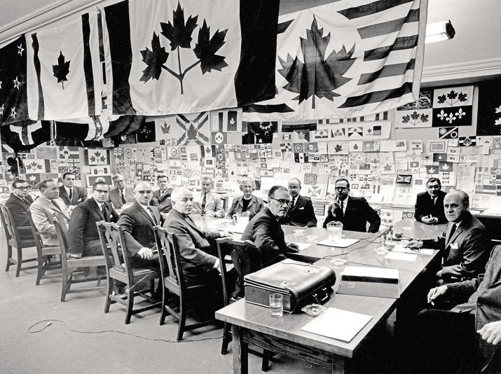 Great read reveals Canadian government calling for public designs to realise their own identity. <a href="/FastCoDesign/">Co.Design</a> bit.ly/2lTuVOU